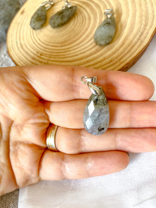 Colar Labradorite Facetada